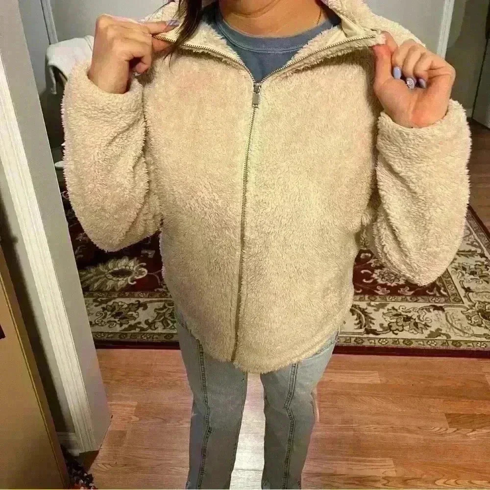 Divided women’s  cozy zip up size medium